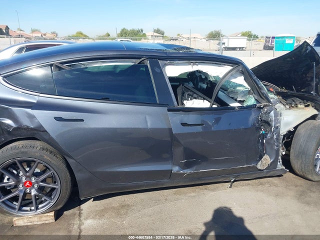 44607584 :رقم المزاد ، 5YJ3E1EB6NF129187 vin ، 2022 Tesla Model 3 Long Range Dual Motor All-wheel Drive مزاد بيع