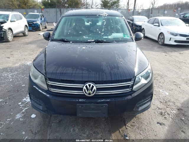 2018 Volkswagen Tiguan Limited 2.0t მანქანა იყიდება აუქციონზე, vin: WVGAV7AX2JK001596, აუქციონის ნომერი: 44607587
