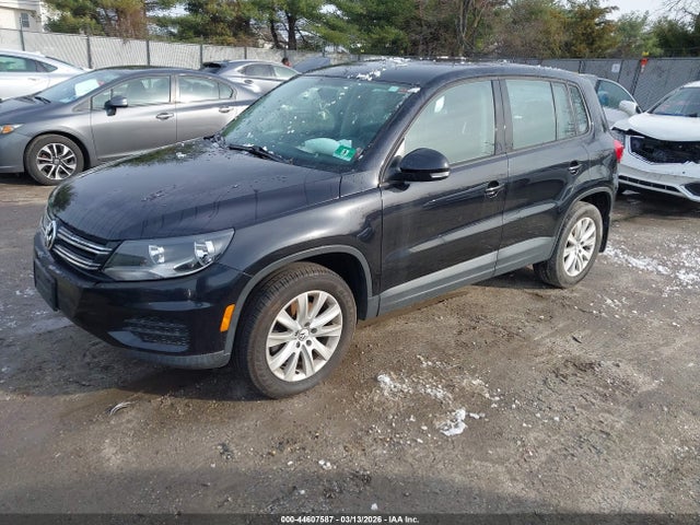 2018 Volkswagen Tiguan Limited 2.0t მანქანა იყიდება აუქციონზე, vin: WVGAV7AX2JK001596, აუქციონის ნომერი: 44607587