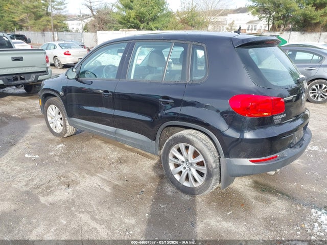 2018 Volkswagen Tiguan Limited 2.0t მანქანა იყიდება აუქციონზე, vin: WVGAV7AX2JK001596, აუქციონის ნომერი: 44607587