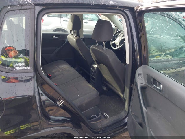 2018 Volkswagen Tiguan Limited 2.0t მანქანა იყიდება აუქციონზე, vin: WVGAV7AX2JK001596, აუქციონის ნომერი: 44607587