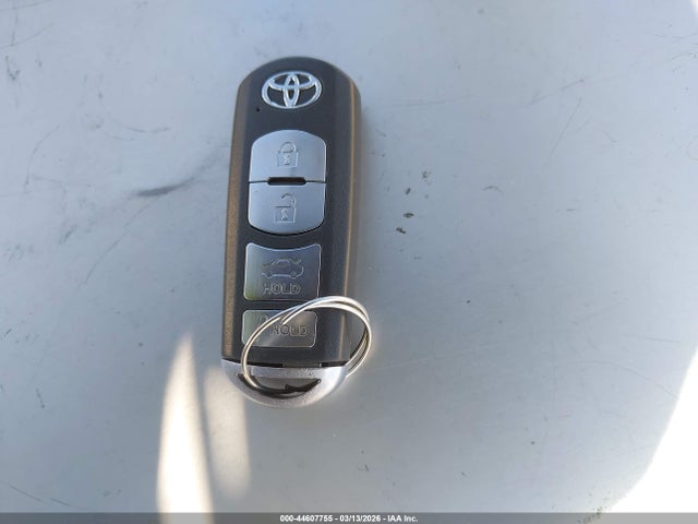 3MYDLBYV9JY317417 Toyota YARIS IA
