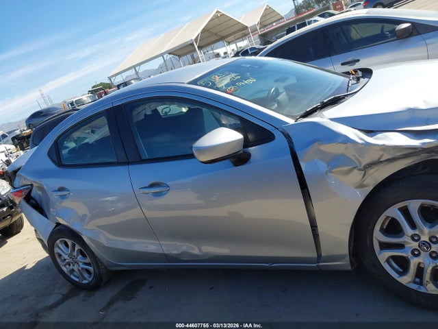 3MYDLBYV9JY317417 Toyota YARIS IA
