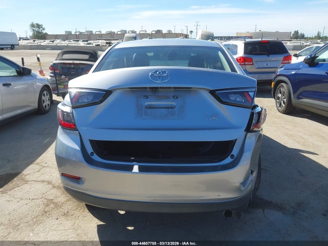 3MYDLBYV9JY317417 Toyota YARIS IA