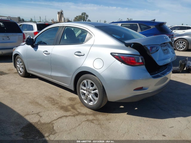 3MYDLBYV9JY317417 Toyota YARIS IA