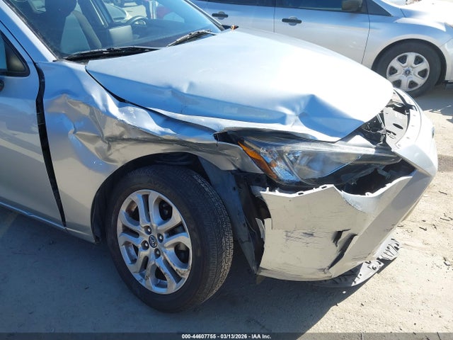 3MYDLBYV9JY317417 Toyota YARIS IA