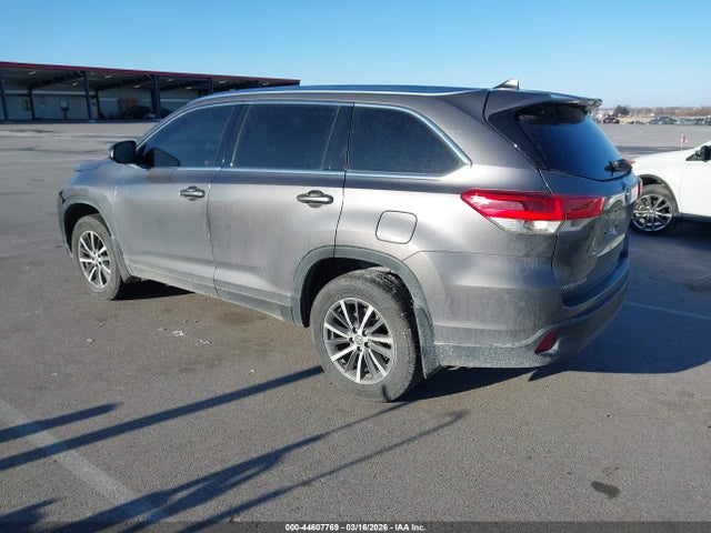 2017 Toyota Highlander Xle მანქანა იყიდება აუქციონზე, vin: 5TDJZRFH0HS458108, აუქციონის ნომერი: 44607769