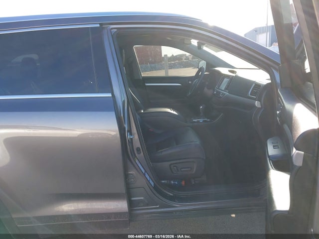 44607769 :رقم المزاد ، 5TDJZRFH0HS458108 vin ، 2017 Toyota Highlander Xle مزاد بيع