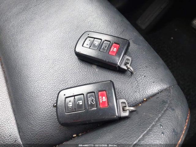 JTMJFREVXGJ072811 Toyota RAV4 SE
