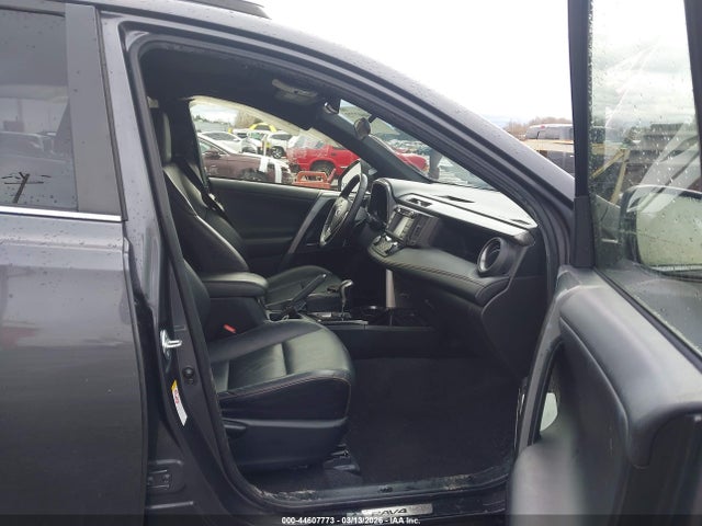 JTMJFREVXGJ072811 Toyota RAV4 SE