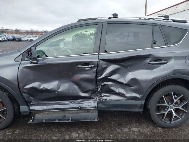 JTMJFREVXGJ072811 Toyota RAV4 SE