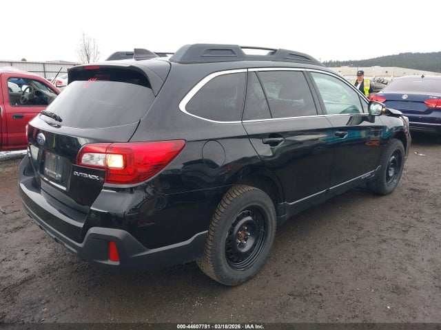 2018 SUBARU OUTBACK 4S4BSAFC0J3381502 Photo 3