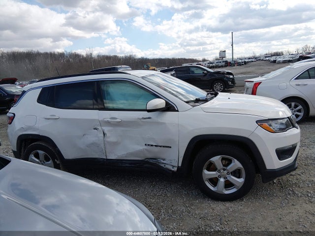 2017 Jeep New Compass Latitude Fwd მანქანა იყიდება აუქციონზე, vin: 3C4NJCBBXHT690826, აუქციონის ნომერი: 44607800