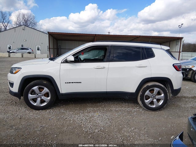 2017 Jeep New Compass Latitude Fwd მანქანა იყიდება აუქციონზე, vin: 3C4NJCBBXHT690826, აუქციონის ნომერი: 44607800