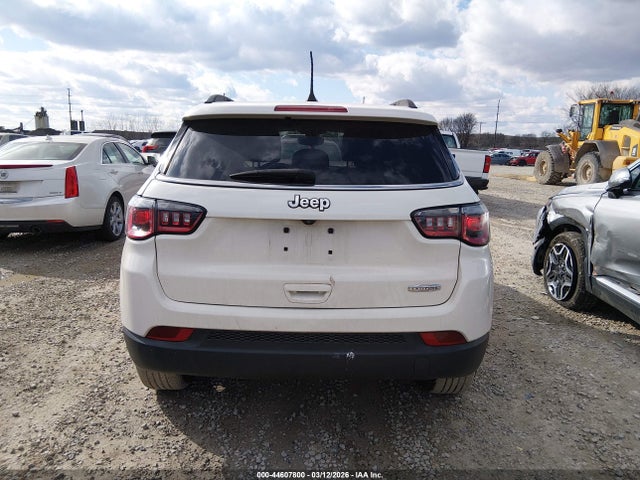 2017 Jeep New Compass Latitude Fwd მანქანა იყიდება აუქციონზე, vin: 3C4NJCBBXHT690826, აუქციონის ნომერი: 44607800