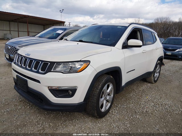 2017 Jeep New Compass Latitude Fwd მანქანა იყიდება აუქციონზე, vin: 3C4NJCBBXHT690826, აუქციონის ნომერი: 44607800