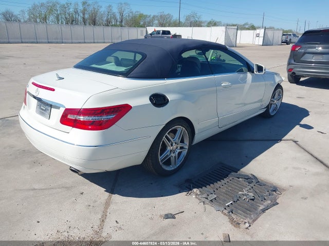 44607824 :رقم المزاد ، WDDKK5GF2BF076786 vin ، 2011 Mercedes-benz E 350 مزاد بيع
