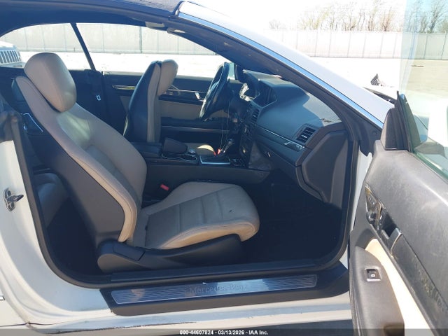 44607824 :رقم المزاد ، WDDKK5GF2BF076786 vin ، 2011 Mercedes-benz E 350 مزاد بيع