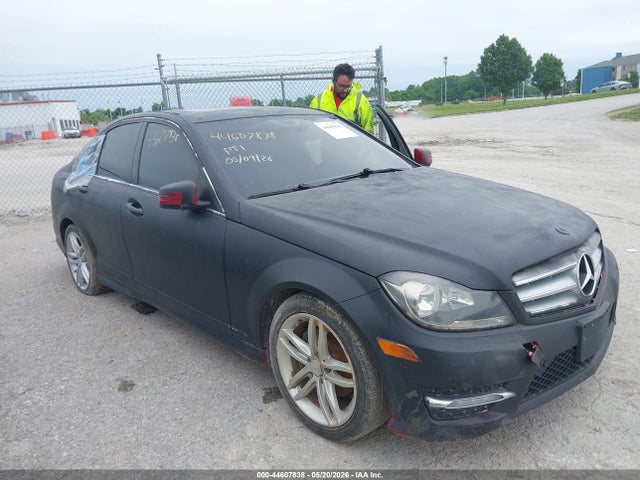 Продажа на аукционе авто 2012 Mercedes-benz C 300 Luxury 4matic/sport 4matic, vin: WDDGF8BB3CR207952, номер лота: 44607838