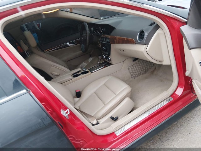 44607838 :رقم المزاد ، WDDGF8BB3CR207952 vin ، 2012 Mercedes-benz C 300 Luxury 4matic/sport 4matic مزاد بيع