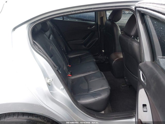 3MZBN1L32JM176923 Mazda Mazda3 Touring