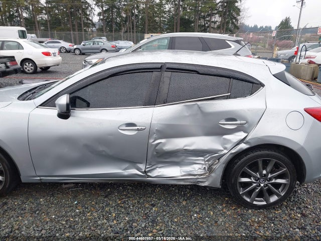 3MZBN1L32JM176923 Mazda Mazda3 Touring