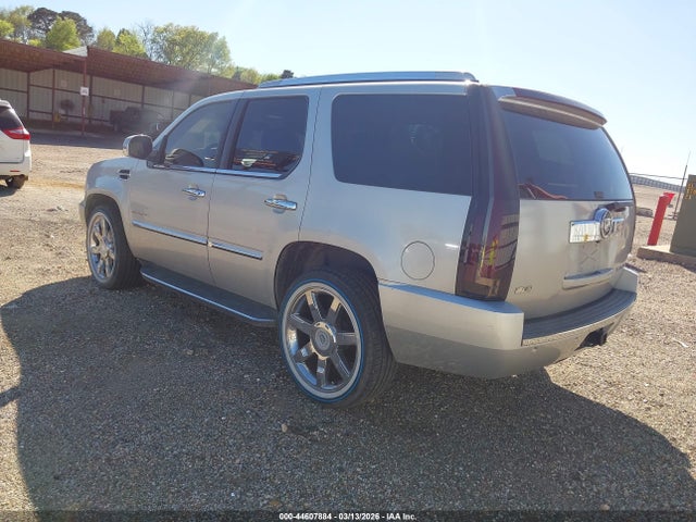 2010 CADILLAC ESCALADE 1GYUKAEFXAR108762 Photo 2