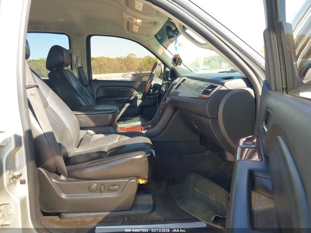 2010 CADILLAC ESCALADE 1GYUKAEFXAR108762 Photo 4