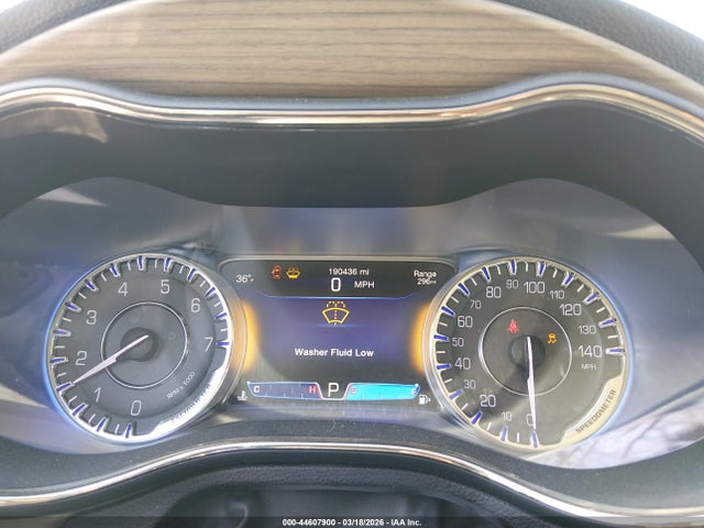 2015 Chrysler 200 C მანქანა იყიდება აუქციონზე, vin: 1C3CCCCB7FN565445, აუქციონის ნომერი: 44607900