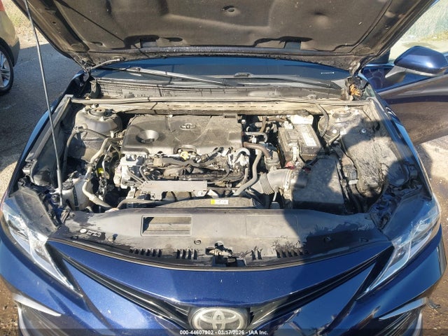 44607902 :رقم المزاد ، 4T1C11BK4MU027680 vin ، 2021 Toyota Camry Le Awd مزاد بيع