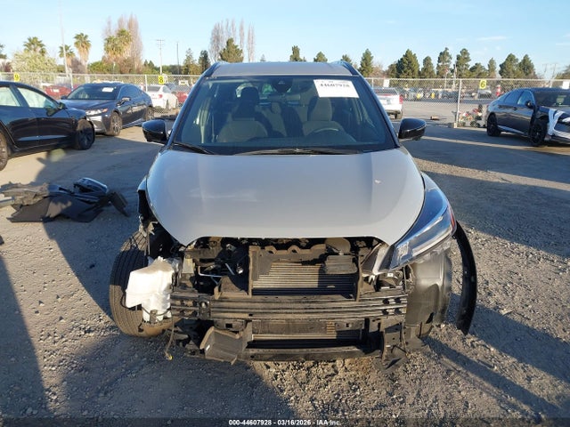3N1CP5DV0NL495101 Nissan Kicks Sr Xtronic Cvt