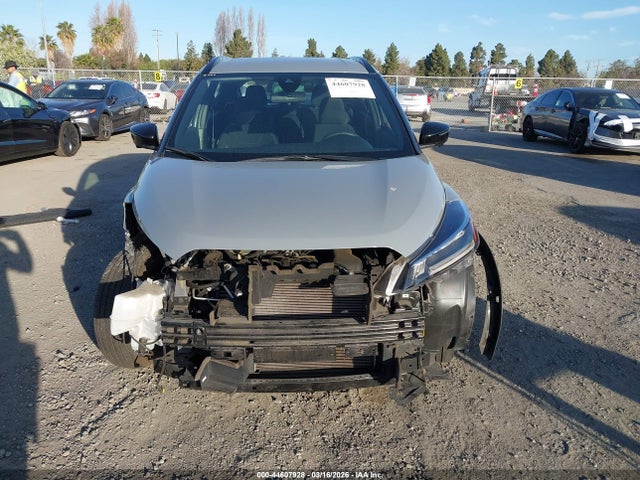 3N1CP5DV0NL495101 Nissan Kicks Sr Xtronic Cvt