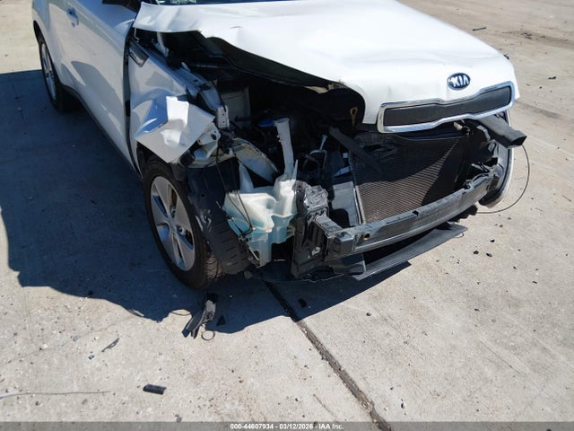 KIA Soul 2016 KNDJN2A22G7351317 Image 6