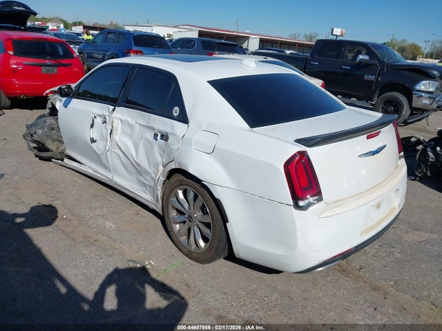 2018 CHRYSLER 300 2C3CCAKG3JH268787 Photo 2