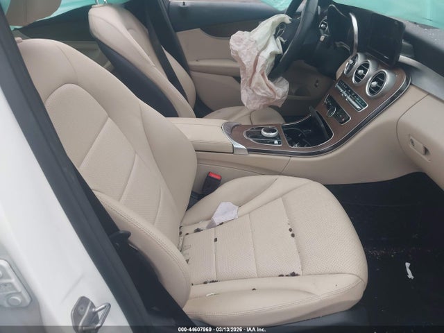 2019 Mercedes-benz C 300 4matic მანქანა იყიდება აუქციონზე, vin: 55SWF8EB0KU300349, აუქციონის ნომერი: 44607969