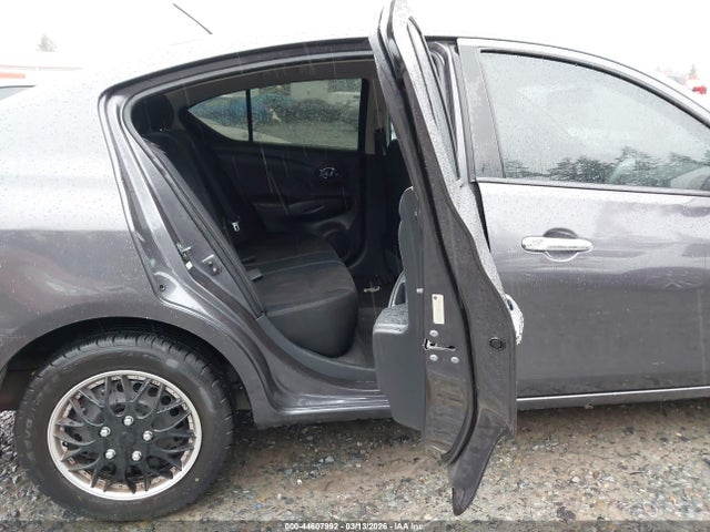 2015 Nissan Versa 1.6 S/1.6 S+/1.6 Sl/1.6 Sv მანქანა იყიდება აუქციონზე, vin: 3N1cn7AP2FL817293, აუქციონის ნომერი: 44607992