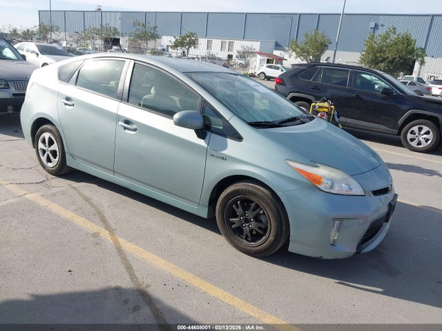 Toyota Prius Three 2014 JTDKN3DU8E1829487 Image 1