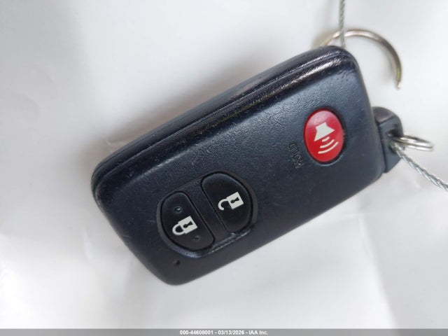 Toyota Prius Three 2014 JTDKN3DU8E1829487 Image 11