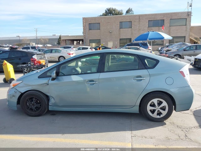 Toyota Prius Three 2014 JTDKN3DU8E1829487 Image 14