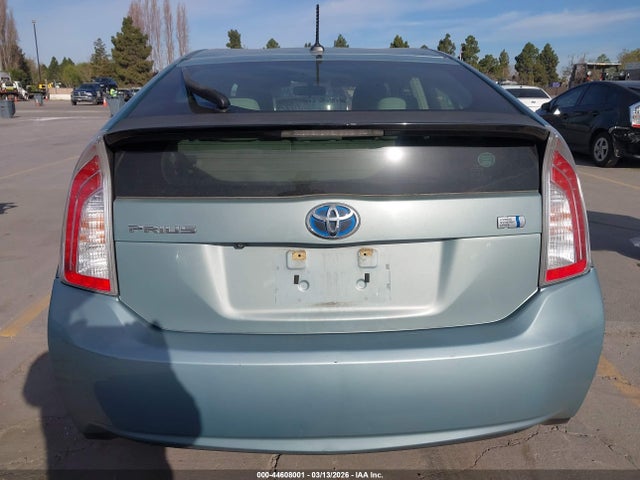 Toyota Prius Three 2014 JTDKN3DU8E1829487 Image 16