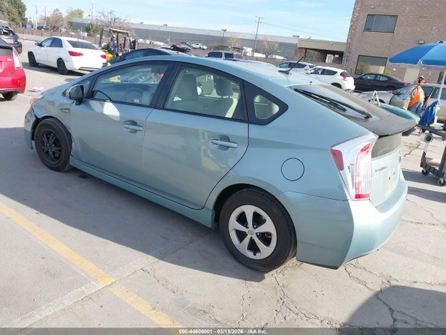 Toyota Prius Three 2014 JTDKN3DU8E1829487 Image 3