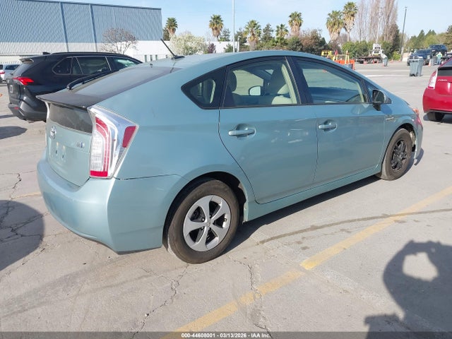 Toyota Prius Three 2014 JTDKN3DU8E1829487 Image 4