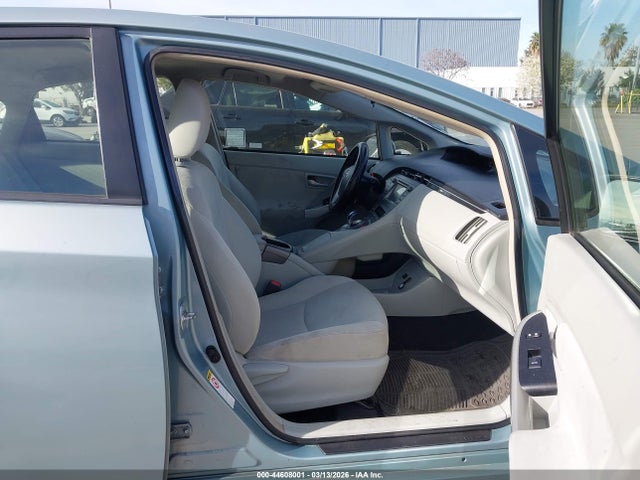 Toyota Prius Three 2014 JTDKN3DU8E1829487 Image 5