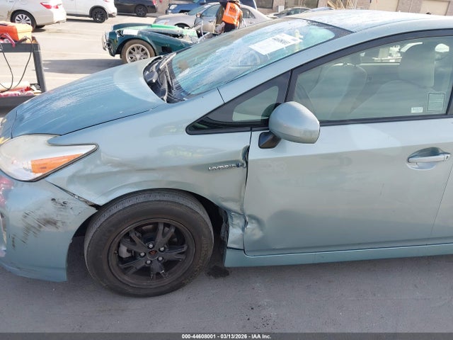 Toyota Prius Three 2014 JTDKN3DU8E1829487 Image 6