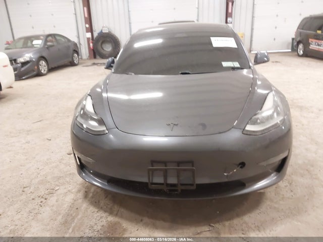 2021 Tesla Model 3 Long Range Dual Motor All-wheel Drive მანქანა იყიდება აუქციონზე, vin: 5YJ3E1EB8MF973973, აუქციონის ნომერი: 44608063