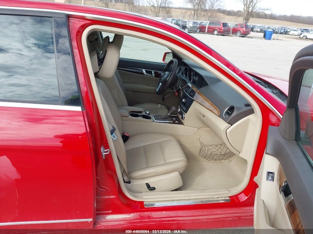 44608064 :رقم المزاد ، WDDGF4HB6CA611231 vin ، 2012 Mercedes-benz C 250 Sport مزاد بيع