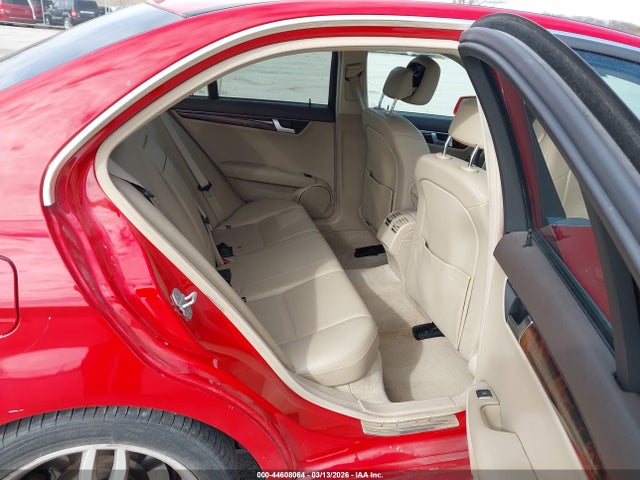 44608064 :رقم المزاد ، WDDGF4HB6CA611231 vin ، 2012 Mercedes-benz C 250 Sport مزاد بيع