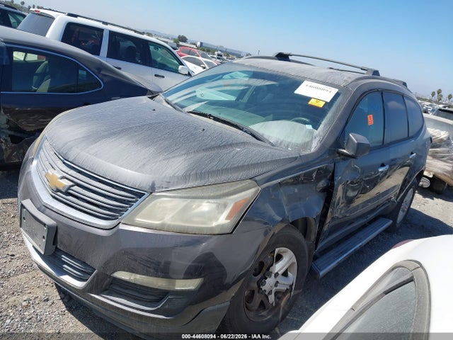 Chevrolet Traverse Ls 2015 1GNKRFED2FJ135388 Image 2