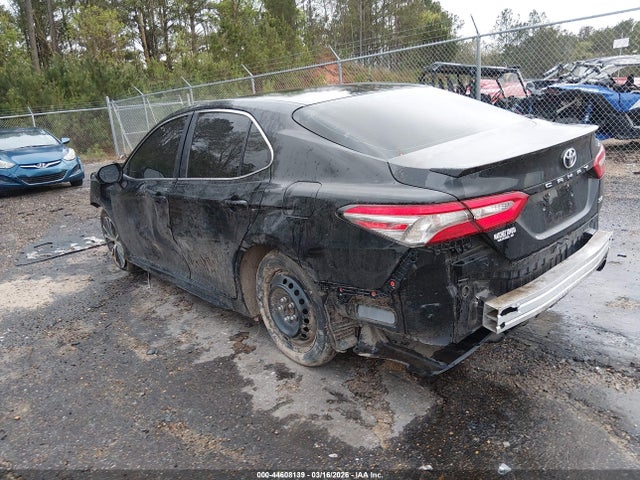 2018 TOYOTA CAMRY 4T1B11HK6JU083862 Photo 2