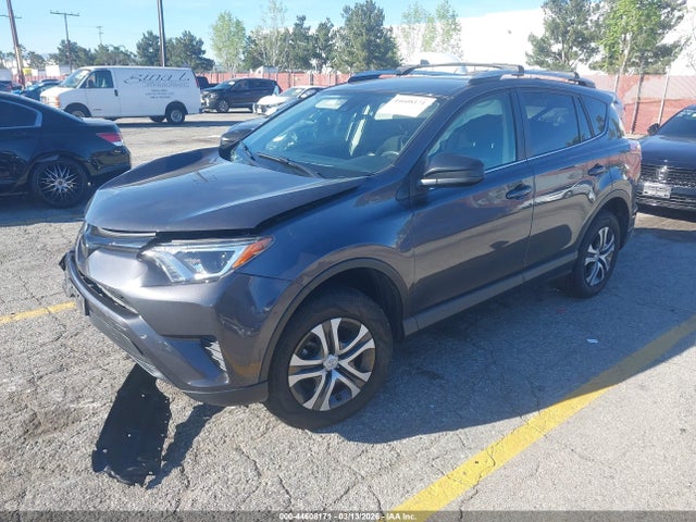 JTMZFREVXJJ739516 Toyota RAV4 LE